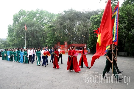 Xã Vân Bán và xã Đồng Lương dâng hương tưởng niệm các Vua Hùng