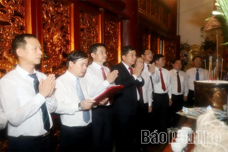 8 xã cụm số 11 dâng hương tưởng niệm các Vua Hùng