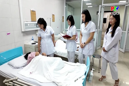 Người “truyền lửa” thầm lặng của ngành điều dưỡng