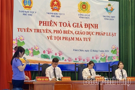 Cảnh tỉnh học sinh trước hiểm họa ma túy từ phiên toà giả định