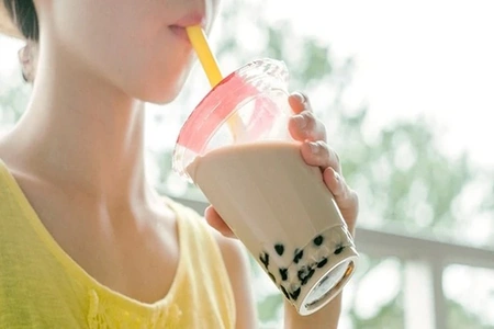 Tác hại của cốc trà sữa mát lạnh, ngọt lịm và full topping