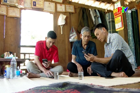“Sổ tay đảng viên điện tử” và những rào cản ở vùng cao