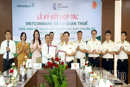 Vietcombank và Thuế tỉnh ký kết hợp tác hỗ trợ hộ kinh doanh chuyển đổi số