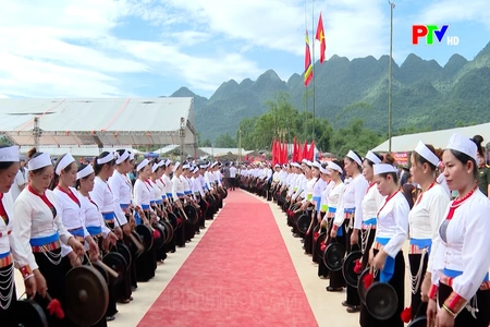 Traditional stream fishing festival a cultural beauty of Toan Thang’s Muong region