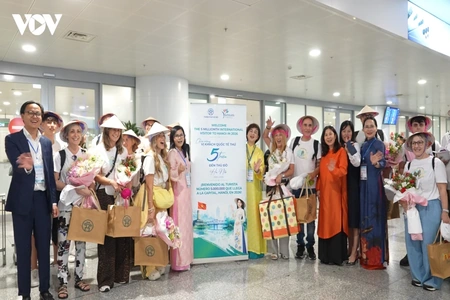 Hà Nội đón vị khách du lịch quốc tế thứ 5 triệu trong năm 2026