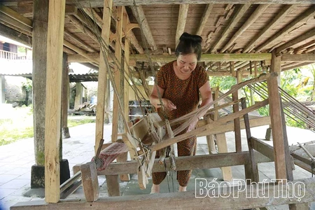 Tiếng thoi khắc khoải giữa đại ngàn - Kỳ 2: Tiếng thở dài bên khung cửi