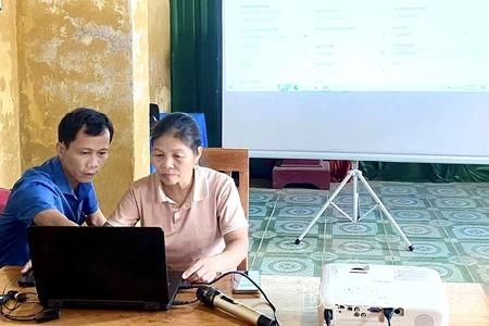 Vân Bán chuyển động cùng hành trình số