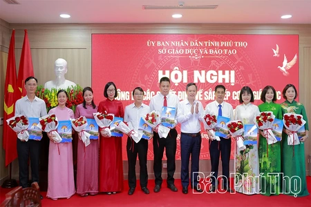 Sở Giáo dục và Đào tạo Phú Thọ công bố các quyết định về sắp xếp cơ sở giáo dục và công tác cán bộ