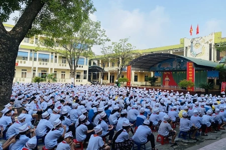 Hướng dẫn chính sách với hiệu trưởng, phó hiệu trưởng khi sắp xếp trường học