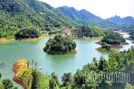 Phát triển bền vững khu du lịch hồ Hòa Bình