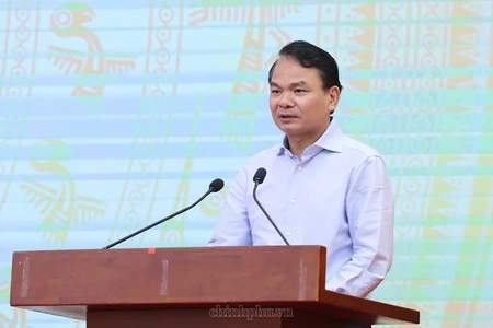 Khẩn trương xử lý vướng mắc trong sắp xếp trường, lớp; hoàn thiện quy định giảm thuế, hoàn thuế, thuốc, thiết bị y tế...