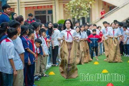 Những “khoảng trời” sau giờ học