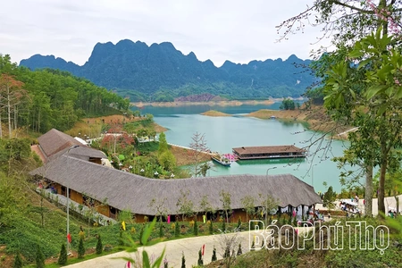 Để du lịch trở thành ngành kinh tế mũi nhọn