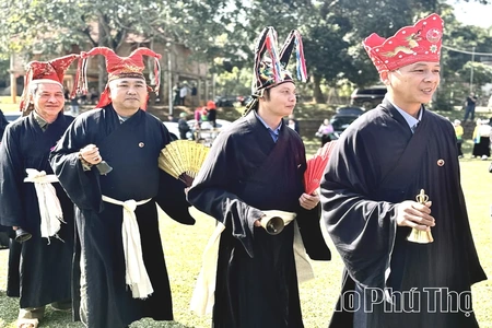 Lạc Sơn gìn giữ Mo Mường