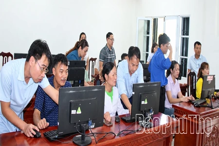 Yên Lập gỡ khó về kỹ năng số