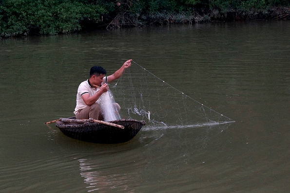 Săn cá đêm