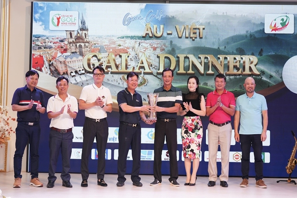 Trao giải Golf Âu-Việt nhân dịp lễ hội Đền Hùng