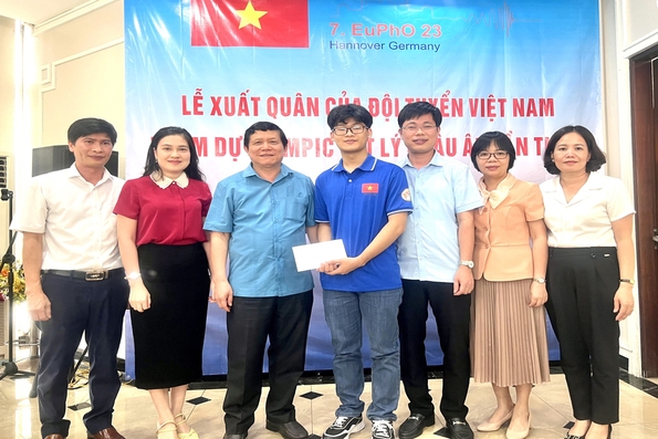 Học sinh Trường THPT Chuyên Hùng Vương đoạt Huy chương Bạc Olympic Vật lý châu Âu