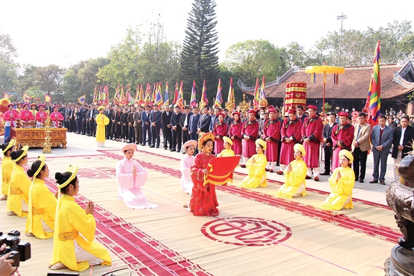 Linh thiêng Đền Mẫu Âu Cơ