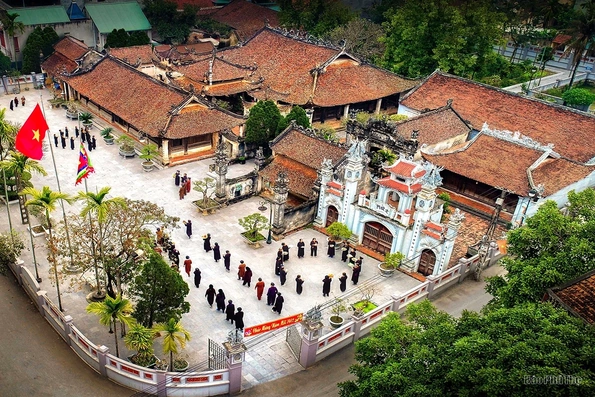 Mỹ tục “Yến lão” ở Hùng Lô