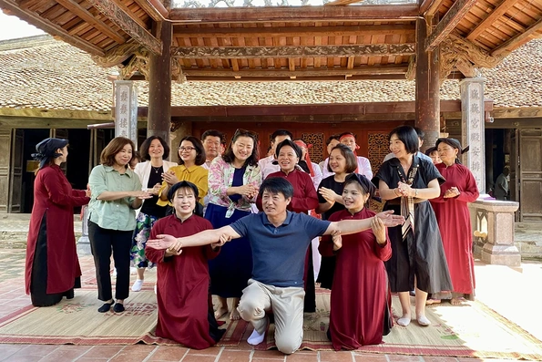 Đoàn đại biểu thành phố Hwaseong (Hàn Quốc) thăm Làng cổ Hùng Lô