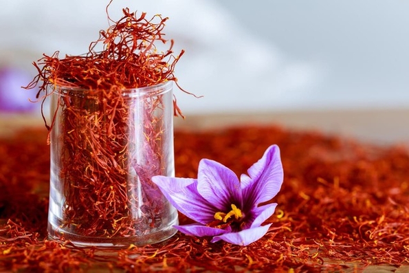 Lạm dụng saffron - nhụy hoa nghệ tây nguy hiểm như thế nào?