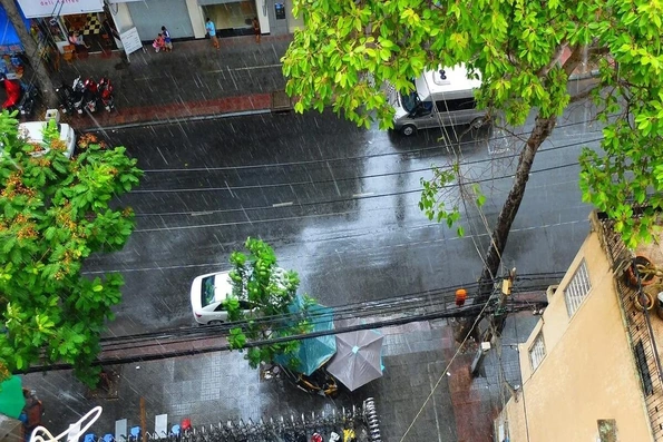Mưa trên phố