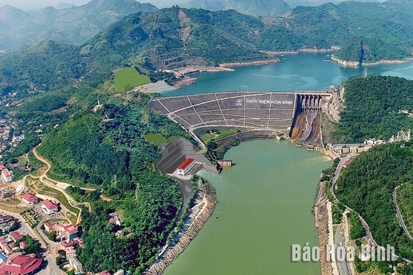 Ấn tượng du lịch thành phố bên sông Đà