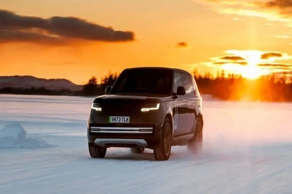 Range Rover hé lộ thông tin về SUV điện đầu tiên, hứa hẹn tầm hoạt động ấn tượng