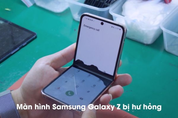 Thay màn hình Samsung Galaxy Z Series chính hãng