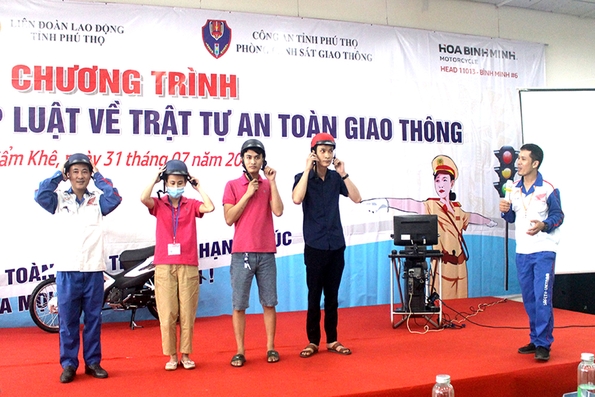 Đẩy mạnh tuyên truyền về an toàn giao thông