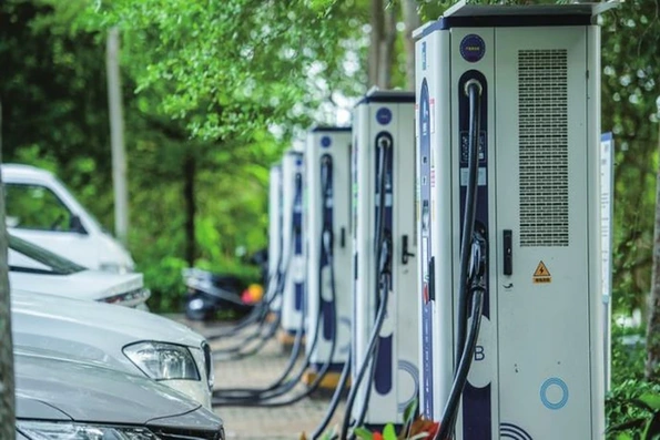 Trung Quốc xây dựng hệ thống trạm sạc xe điện lớn nhất thế giới