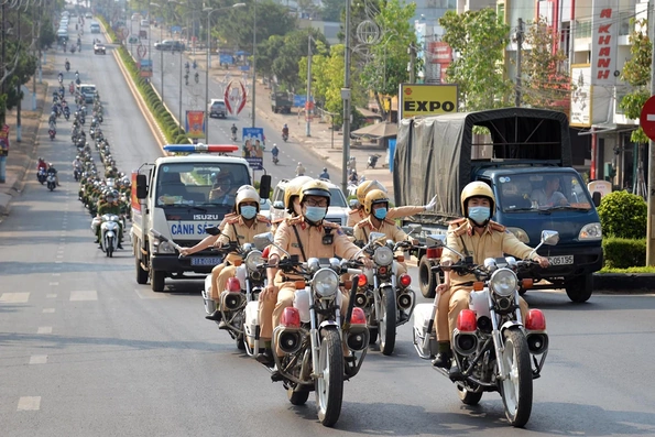 Bảo đảm trật tự an toàn giao thông trong dịp 2/9 và tháng cao điểm cho học sinh đến trường