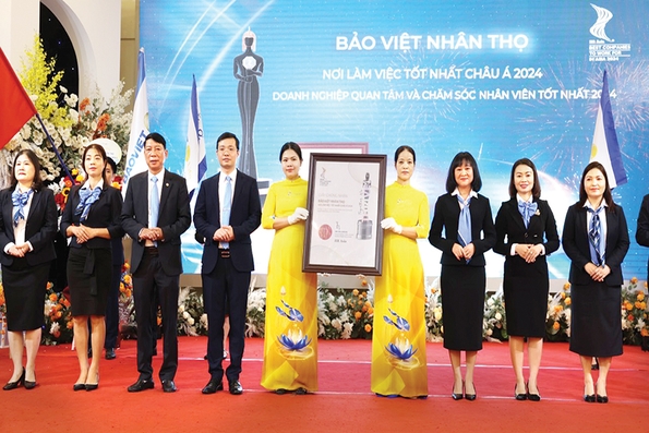 Bảo Việt Nhân thọ Phú Thọ vinh dự đón nhận giải thưởng “Nơi làm việc tốt nhất Châu Á”