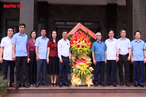 Chủ tịch UBND tỉnh Bùi Văn Quang thăm, chúc mừng Ngày Doanh nhân Việt Nam