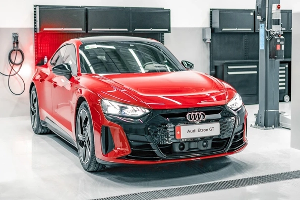 Audi Việt Nam triệu hồi xe điện e-tron GT và RS e-tron GT vì lỗi pin cao áp