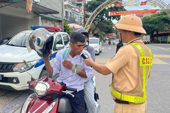 Xử lý nghiêm cán bộ, công chức, viên chức, chiến sĩ trong lực lượng vũ trang vi phạm quy định về nồng độ cồn