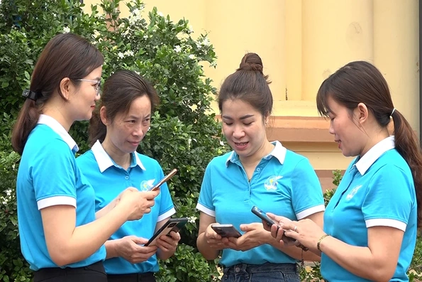 Cẩm Khê tăng cường chuyển đổi số góp phần giảm nghèo về thông tin