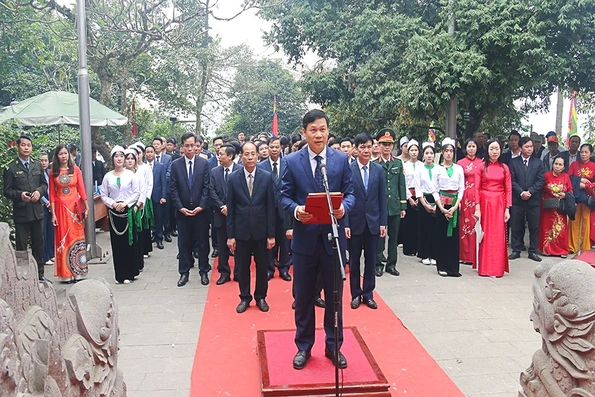 Huyện Tân Sơn dâng hương tưởng niệm các Vua Hùng