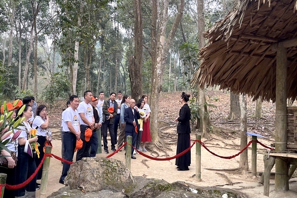 Về “địa chỉ đỏ” Tân Trào nhớ Bác