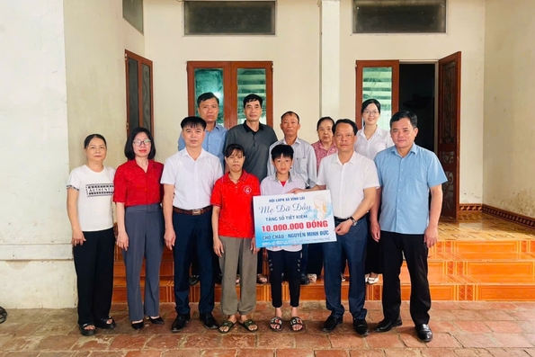Thêm 7 trẻ em mồ côi, có hoàn cảnh khó khăn được nhận đỡ đầu
