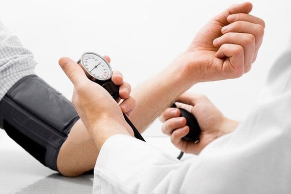 Cách hạ huyết áp tự nhiên: Ăn nhiều chuối và giảm muối