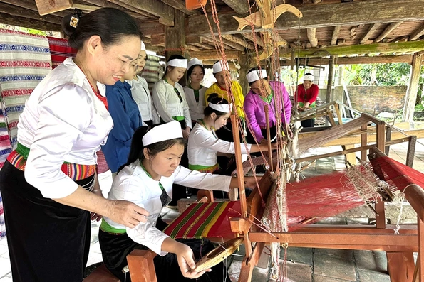 Tân Sơn phát triển du lịch gắn với giảm nghèo bền vững