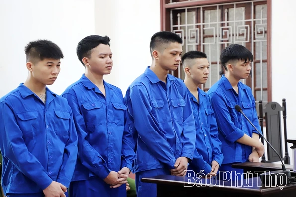Lừa bán “bùa yêu” trên mạng xã hội, nhóm thanh niên lĩnh tổng cộng hơn 17 năm tù
