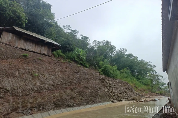 Khẩn trương khắc phục hậu quả mưa lũ, trượt sạt