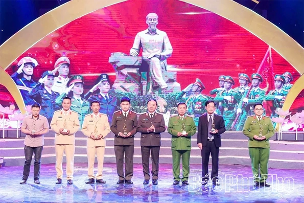 Người chiến sỹ áo vàng nơi “đèo mây, đèo gió”