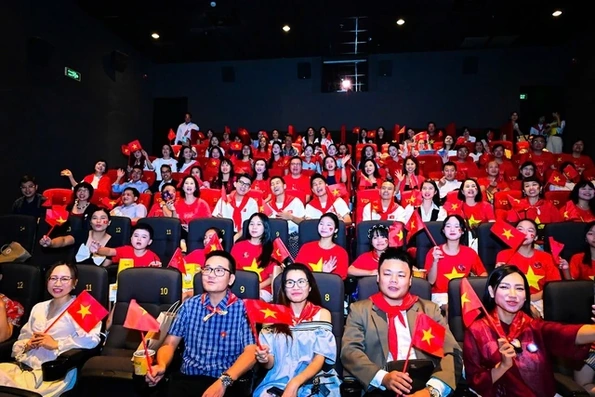 Concert quốc gia “Tổ quốc trong tim” trở lại với phiên bản chiếu rạp