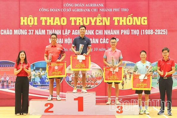 Bế mạc Hội thao truyền thống chào mừng kỷ niệm 37 năm thành lập Agribank - Chi nhánh Phú Thọ