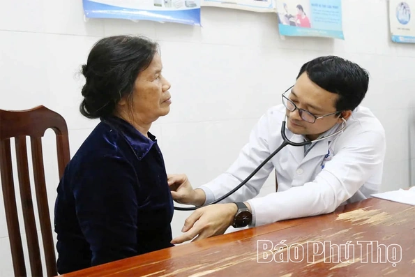 Bệnh viện Đa khoa tỉnh: Khám, tư vấn và cấp phát thuốc miễn phí cho người dân