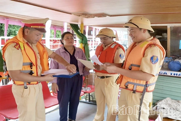 Giữ bình yên sông nước